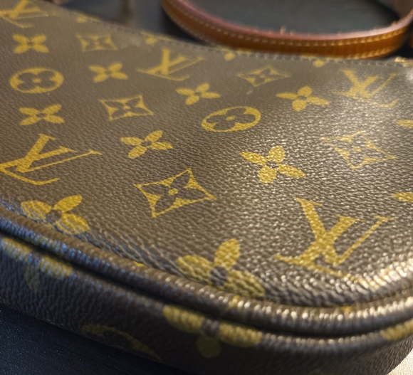 Louis Vuitton Monogram Pochette Accessories Pouch Bag - Picture 1 of 10